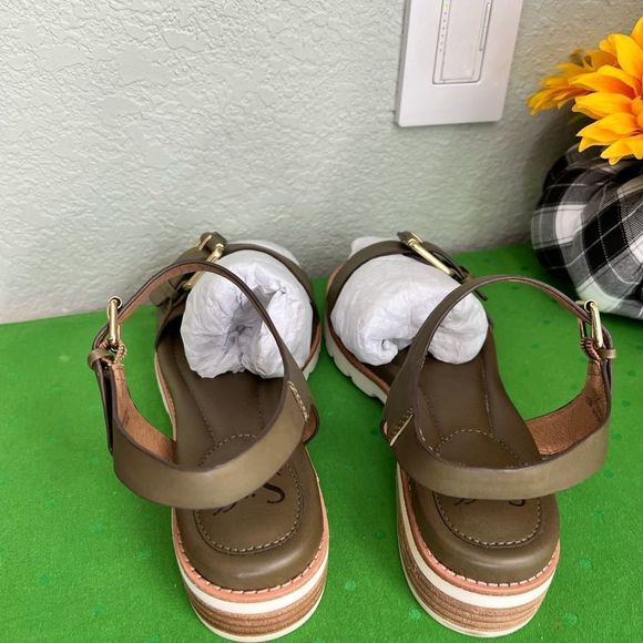 Sofft Olive Green Sandals - Picture 5 of 6